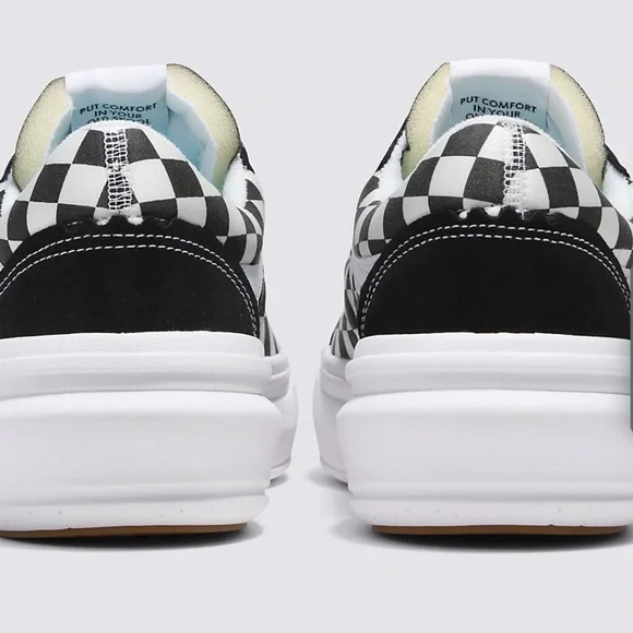 Vans Men’s Old Skool Over
Checkerboard Black/Checker
VN0A7Q5E95Y
Sneakers - Picture 8 of 16